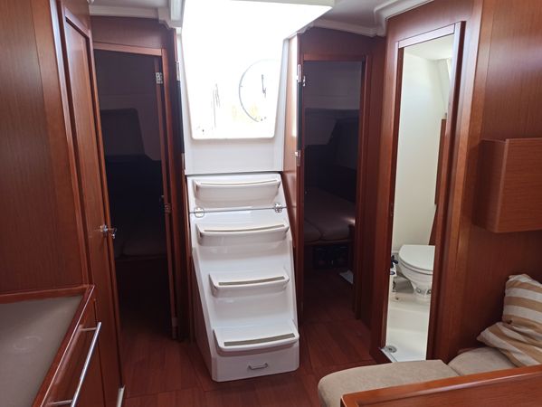 Beneteau Oceanis 38.1 | Sailor Mercury