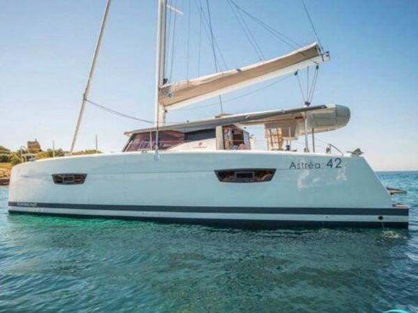 Fountaine Pajot Astrea 42 | Dorella