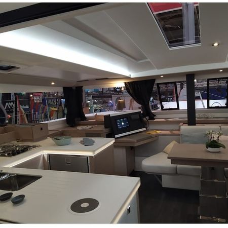 Fountaine Pajot Astrea 42 | Dorella
