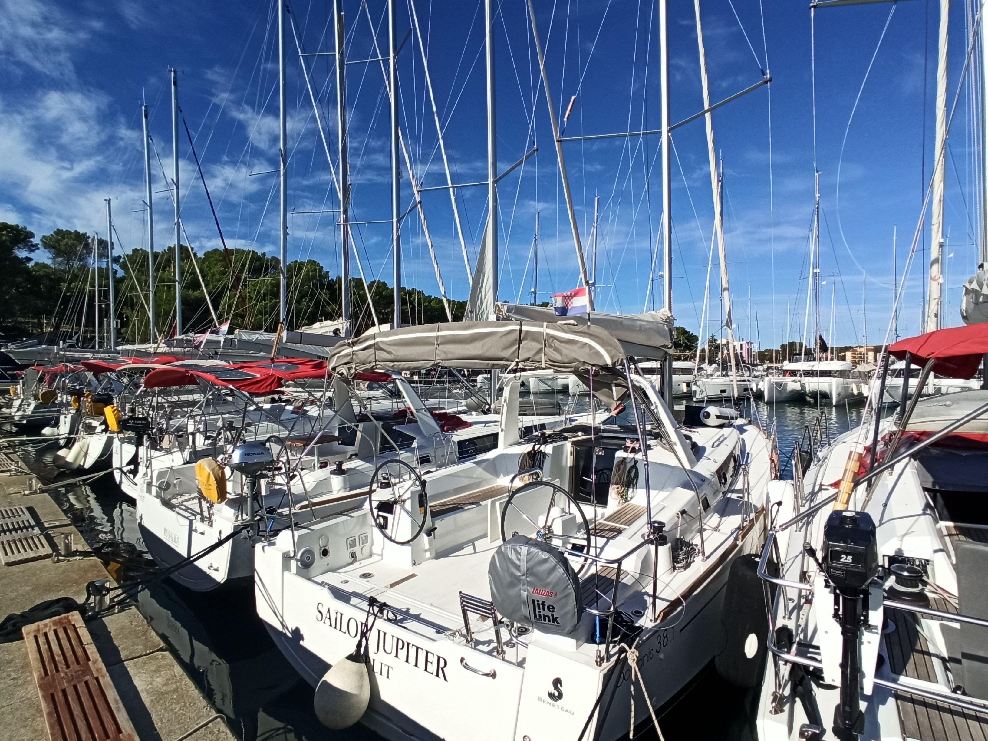 Beneteau Oceanis 38.1 | Sailor Jupiter