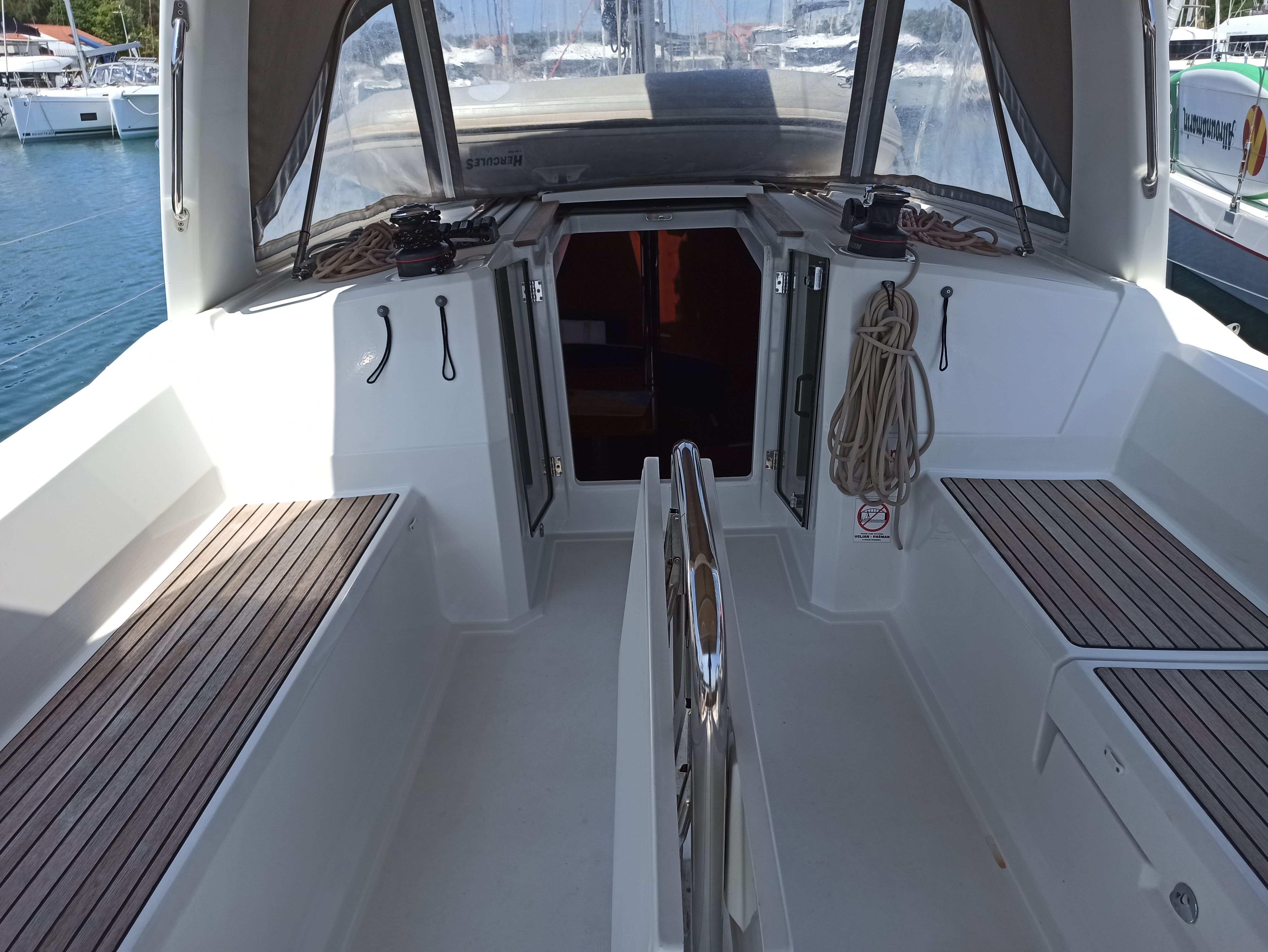 Beneteau Oceanis 38.1 | Sailor Jupiter