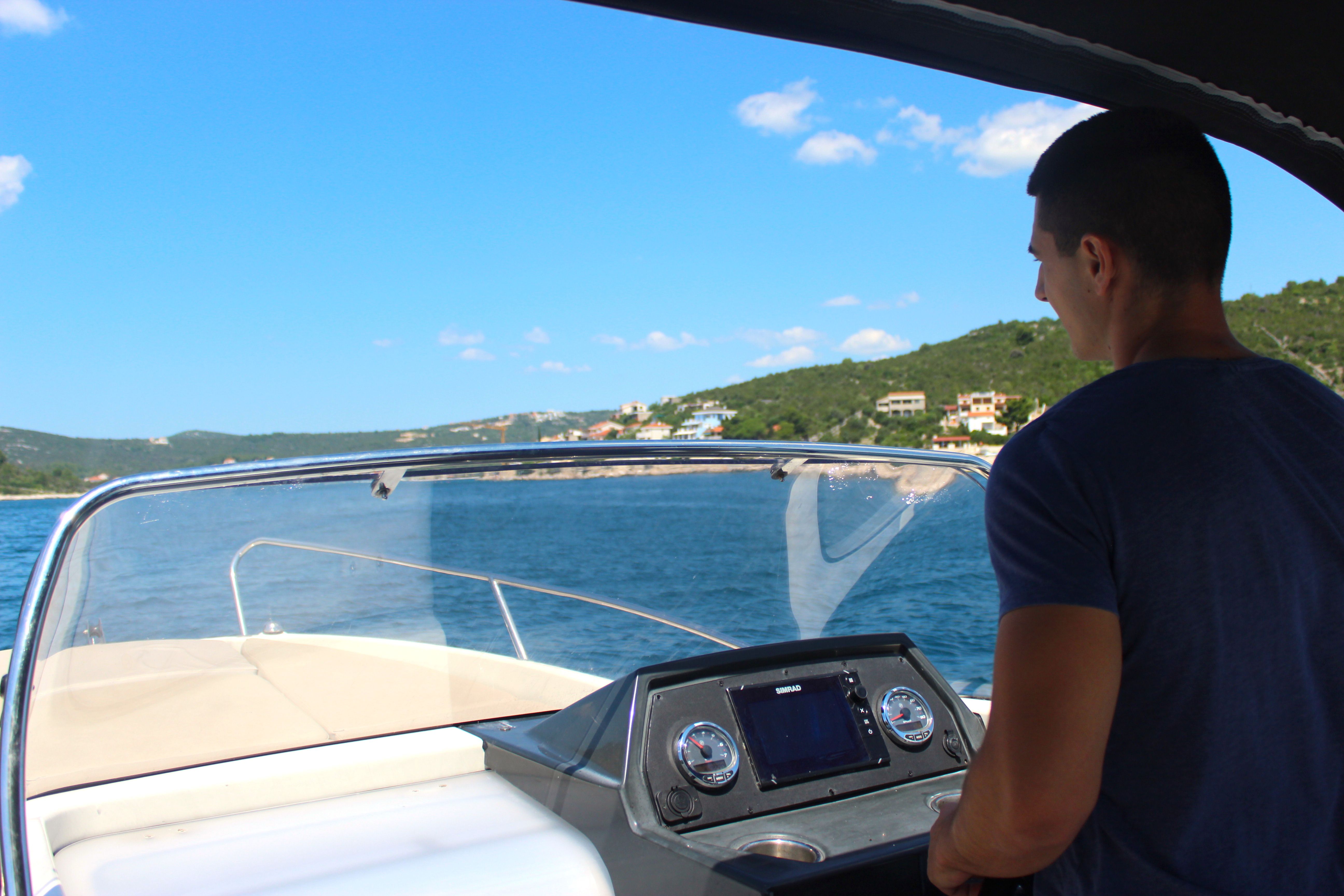 Quicksilver 605 | Sundeck