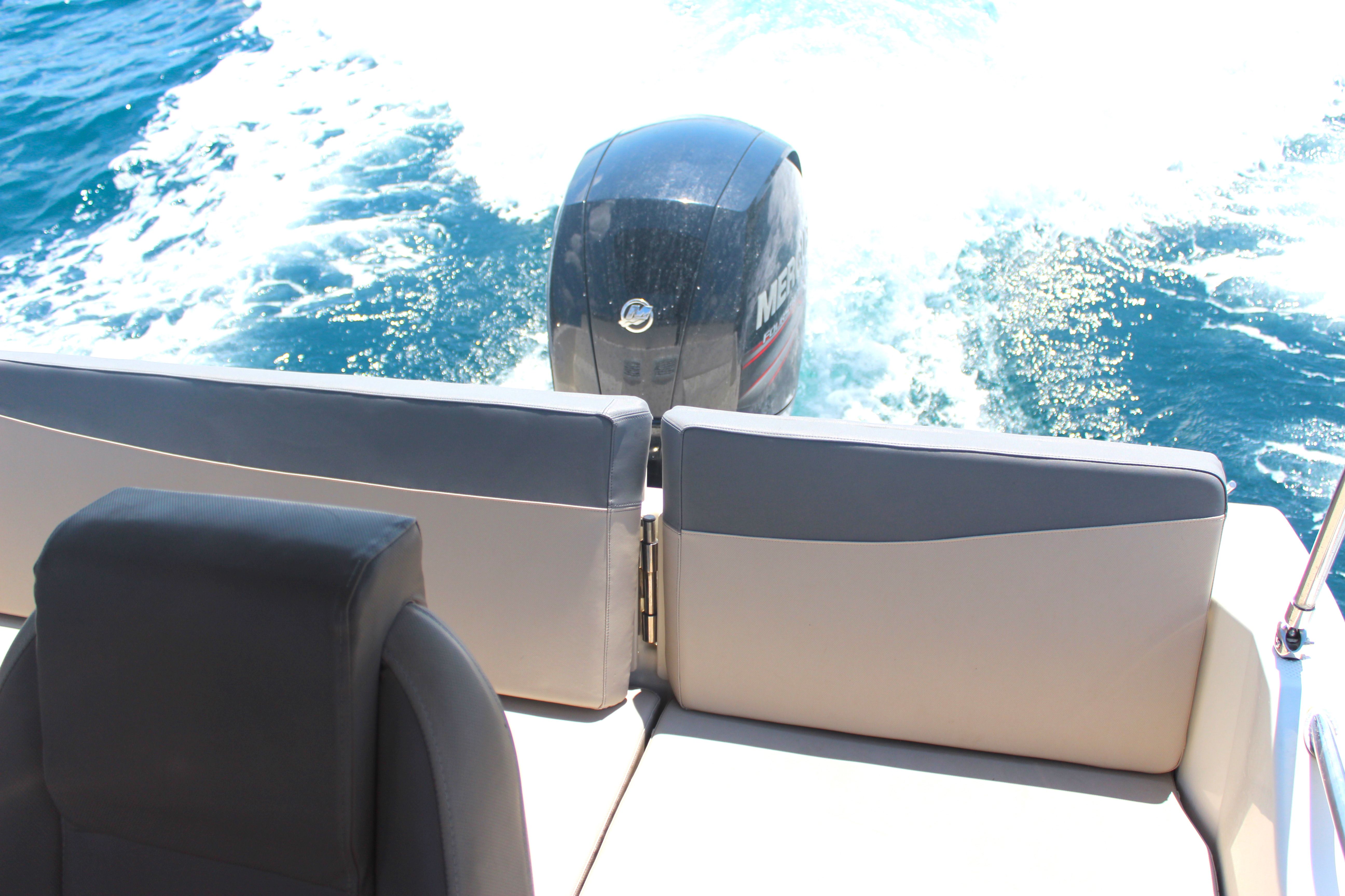 Quicksilver 605 | Sundeck