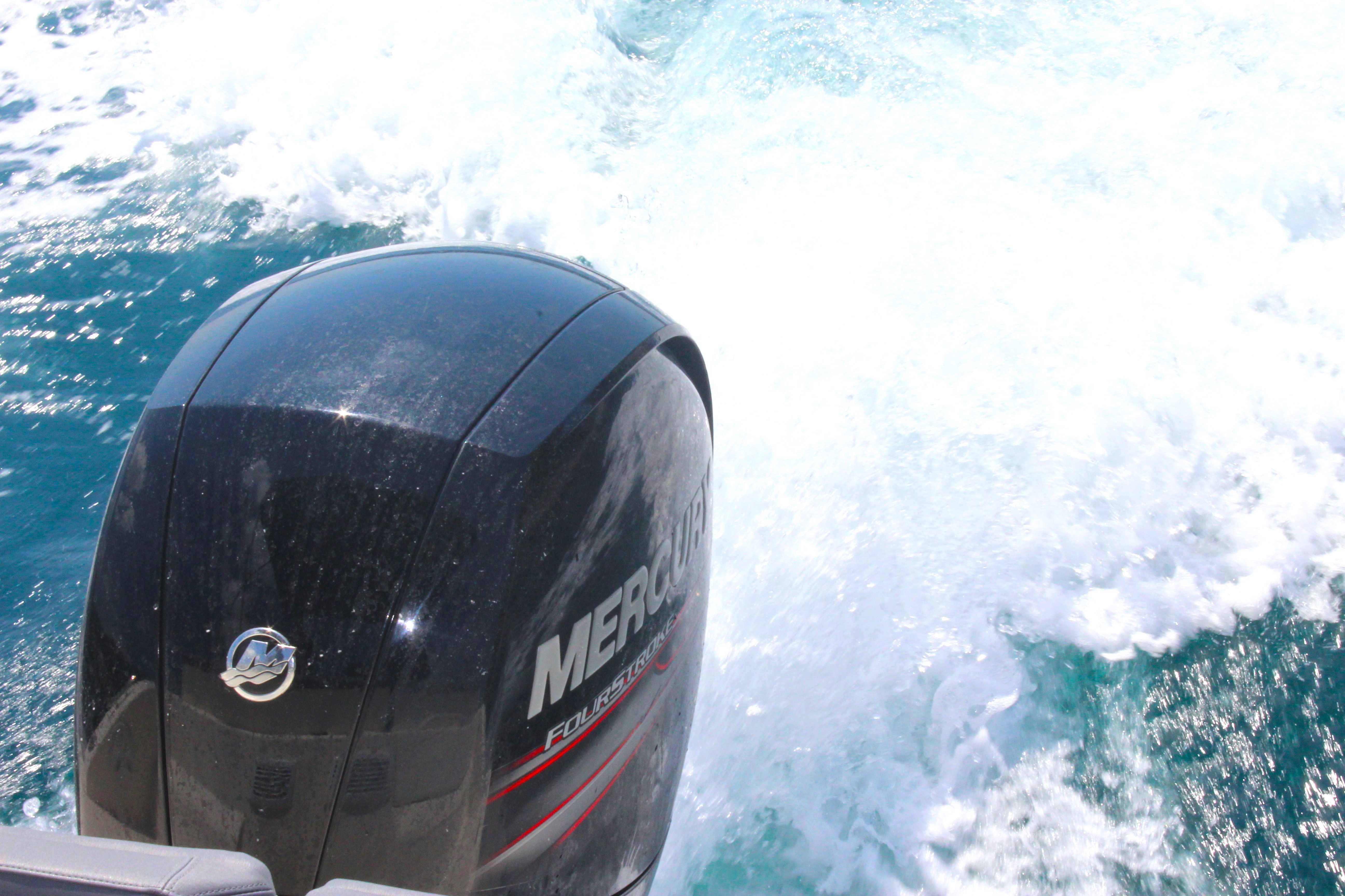 Quicksilver 605 | Sundeck