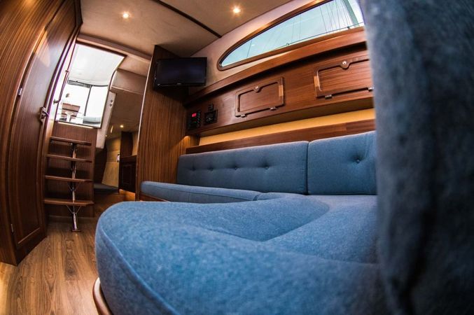 Navigator 999 | Zanzibar