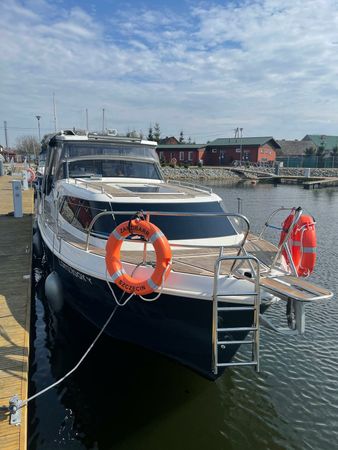 Navigator 999 | Zanzibar