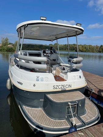 Navigator 999 | Zanzibar