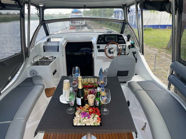 Navigator 999 | Zanzibar