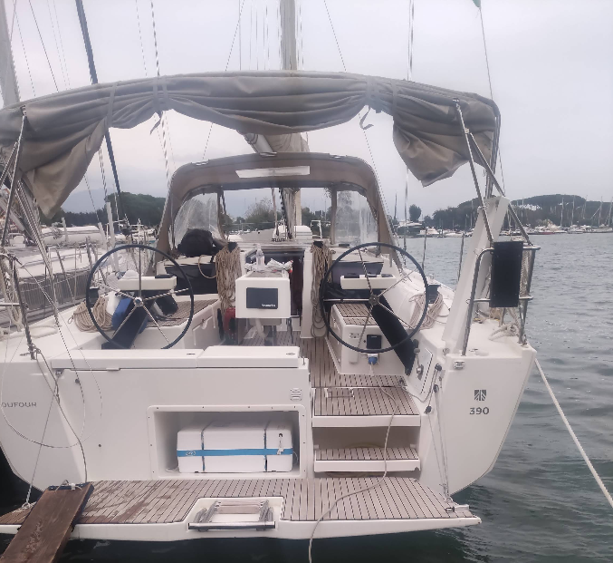 Dufour 390 | Cuir Noir