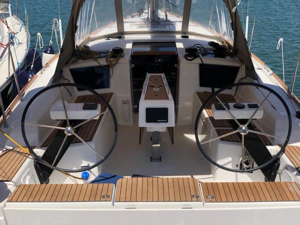 Dufour 360 | Alqamar