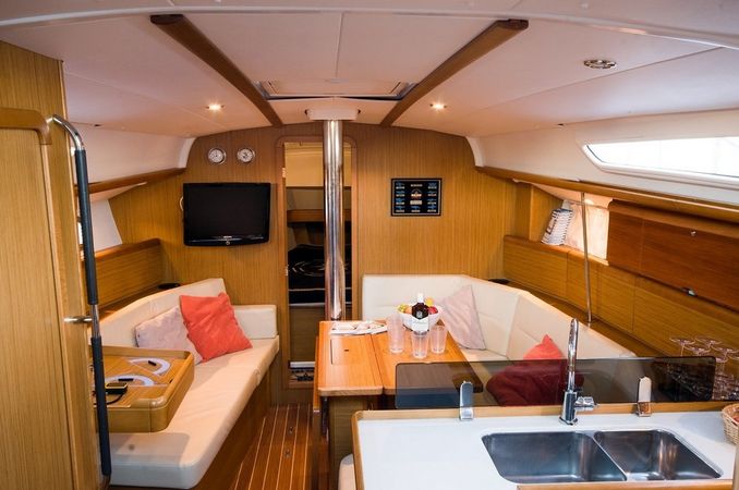 Jeanneau Sun Odyssey 39i | Juna