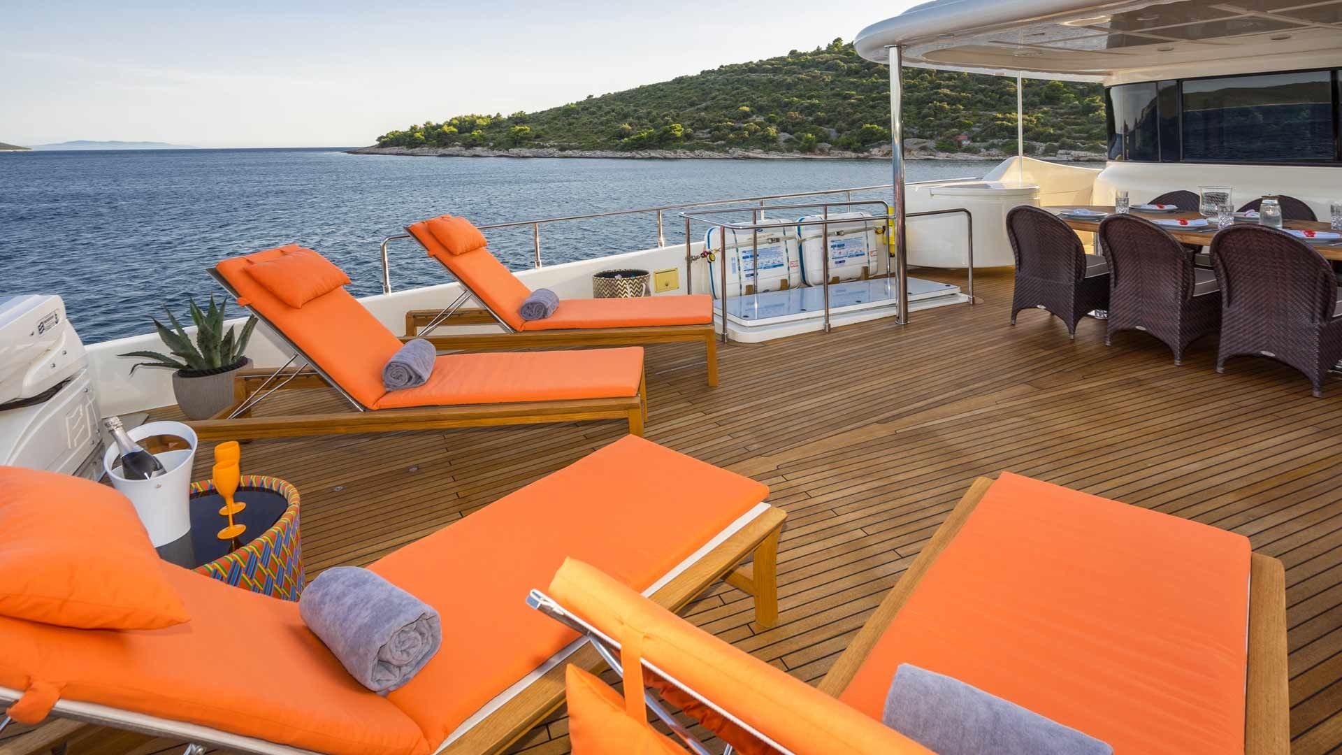 Ferretti Custom Line Navetta | Seventh Sense