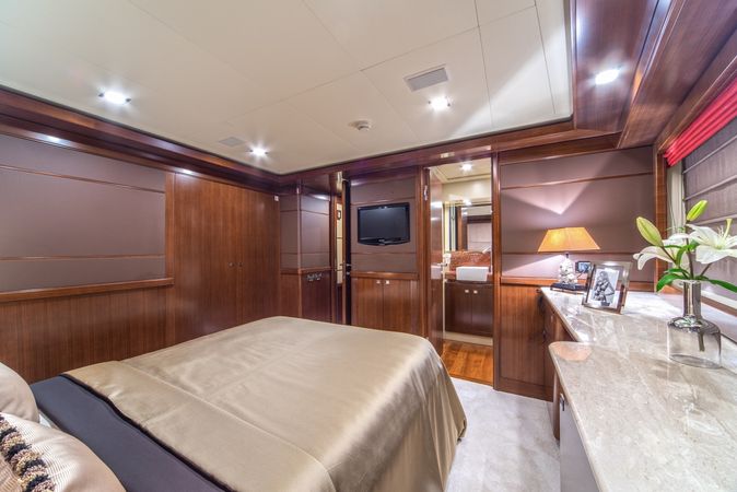 Ferretti Custom Line Navetta | Seventh Sense