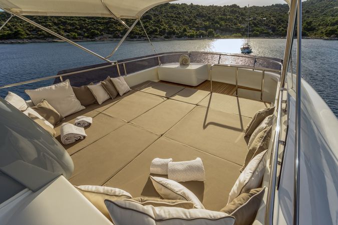 Ferretti Custom Line Navetta | Seventh Sense