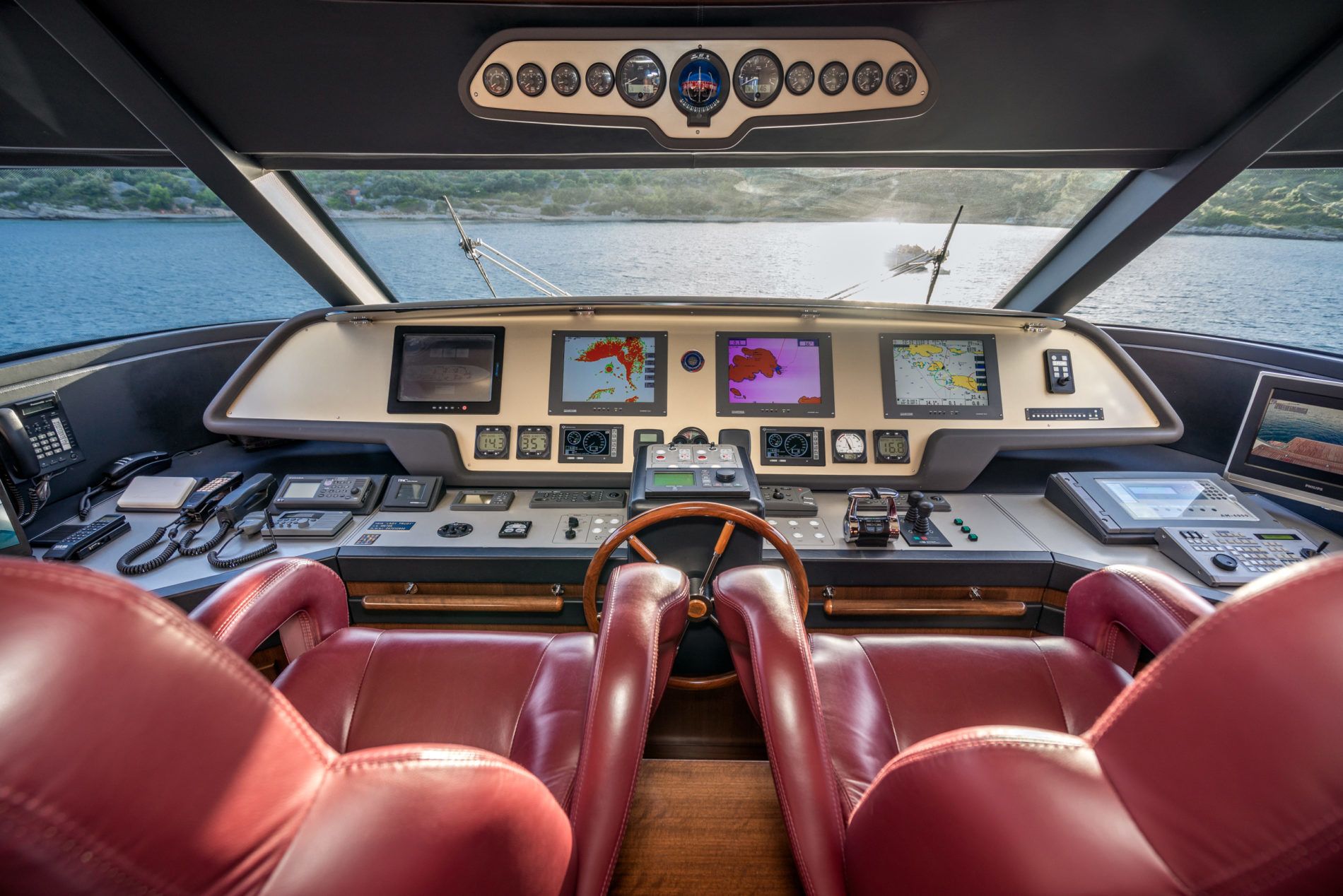 Ferretti Custom Line Navetta | Seventh Sense