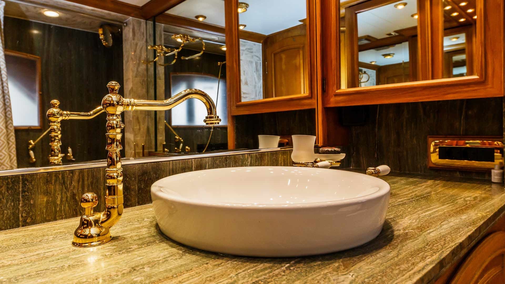 Benetti 35M | To Je To