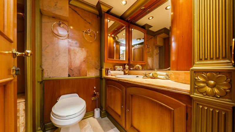 Benetti 35M | To Je To