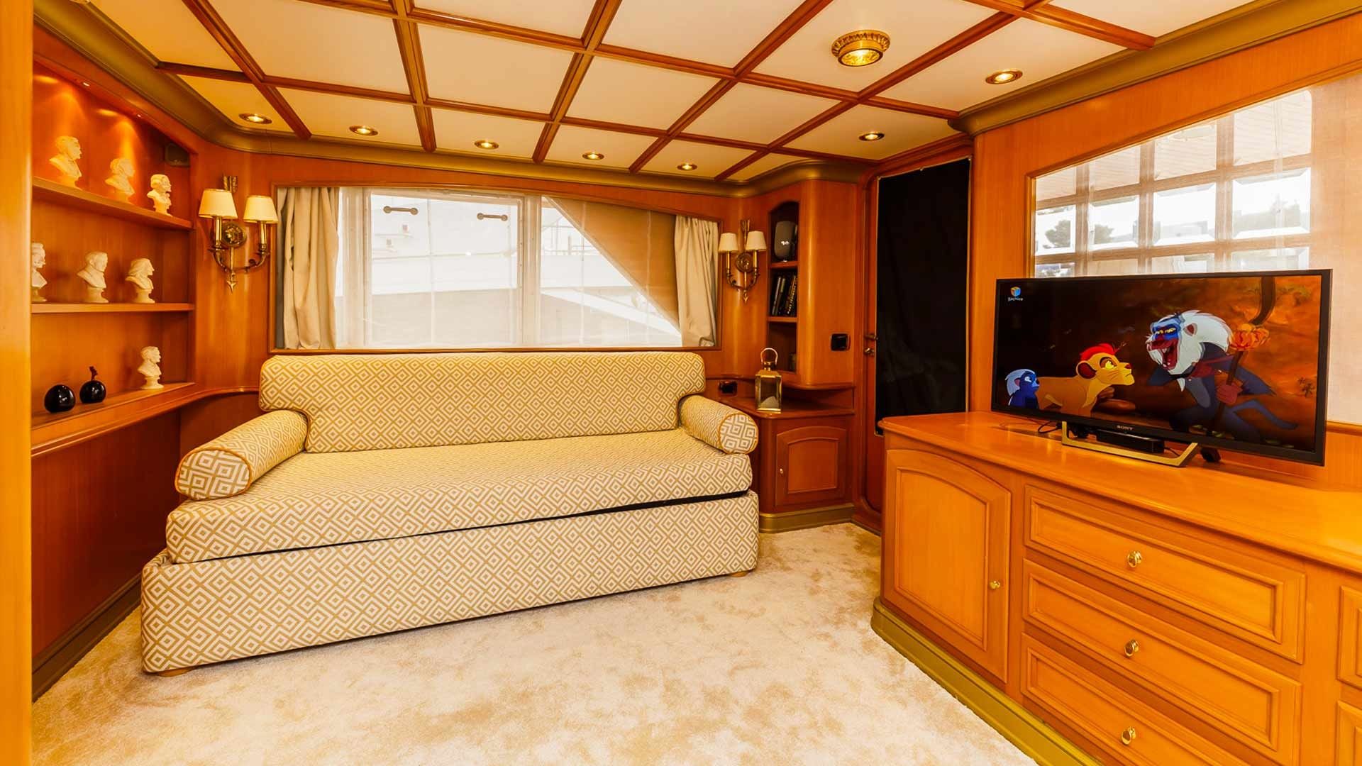 Benetti 35M | To Je To