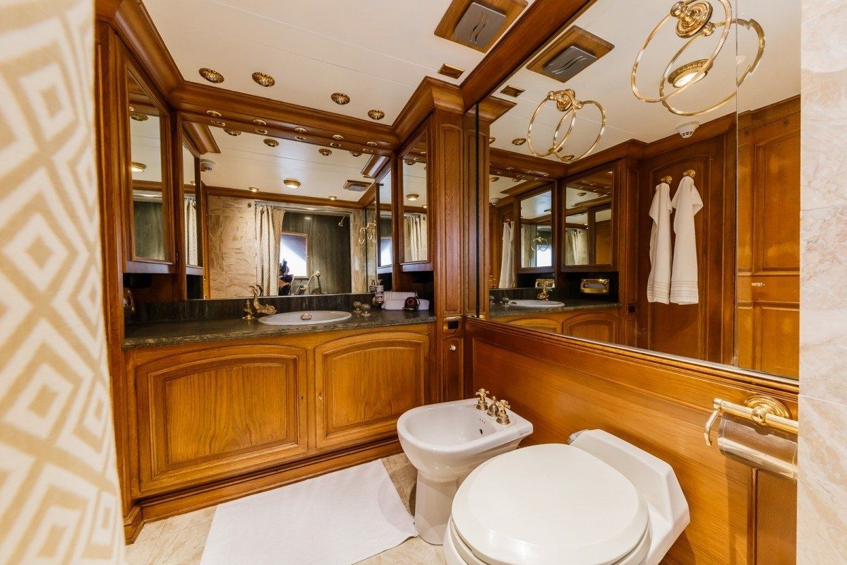 Benetti 35M | To Je To