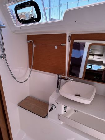 Dufour 430 | Opportune Moment