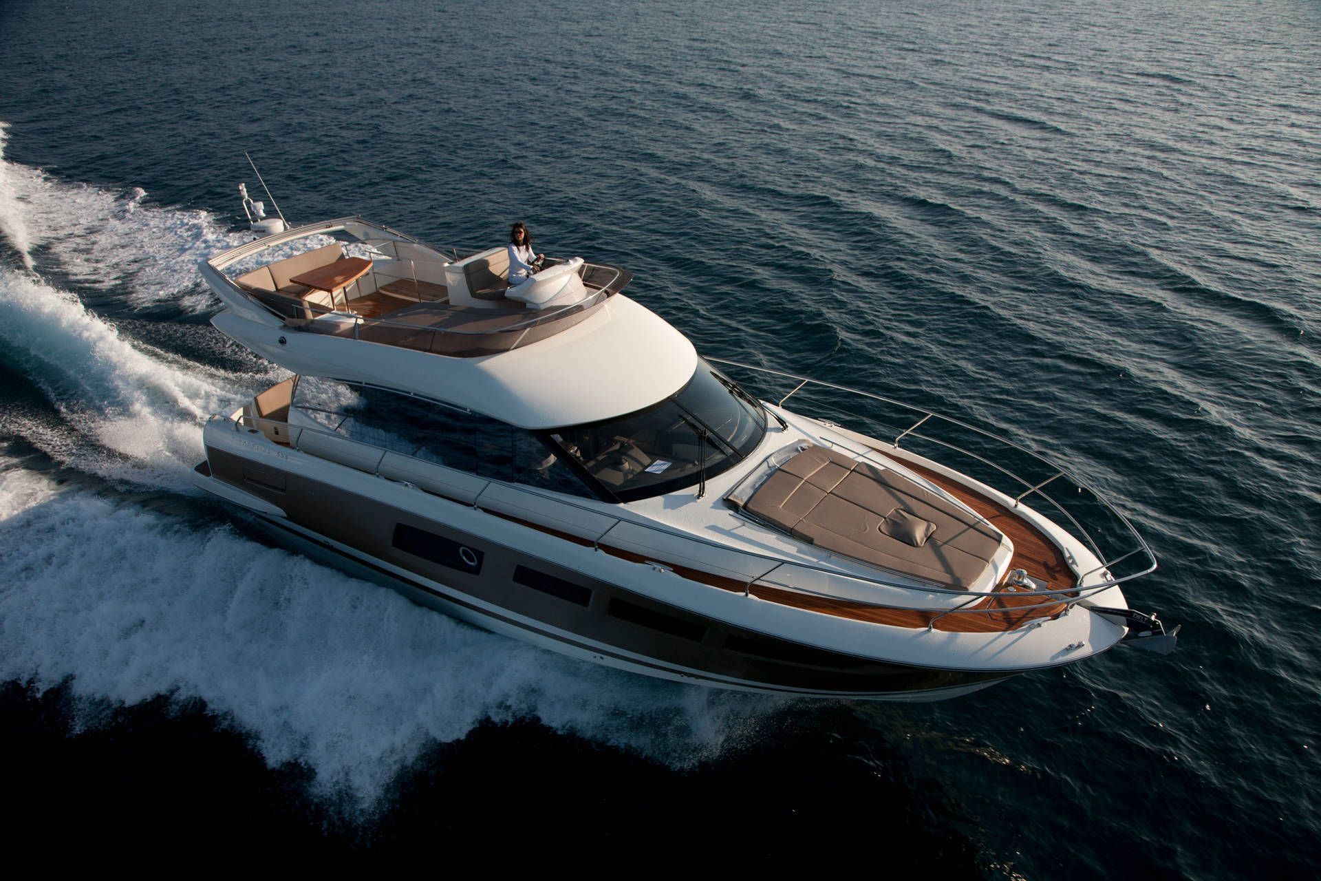 Яхта Prestige x60. Яхта Sealine f37. Targa 52. Яхта на 20 человек.