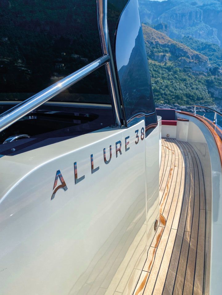 Allure 38 | Sweet Life