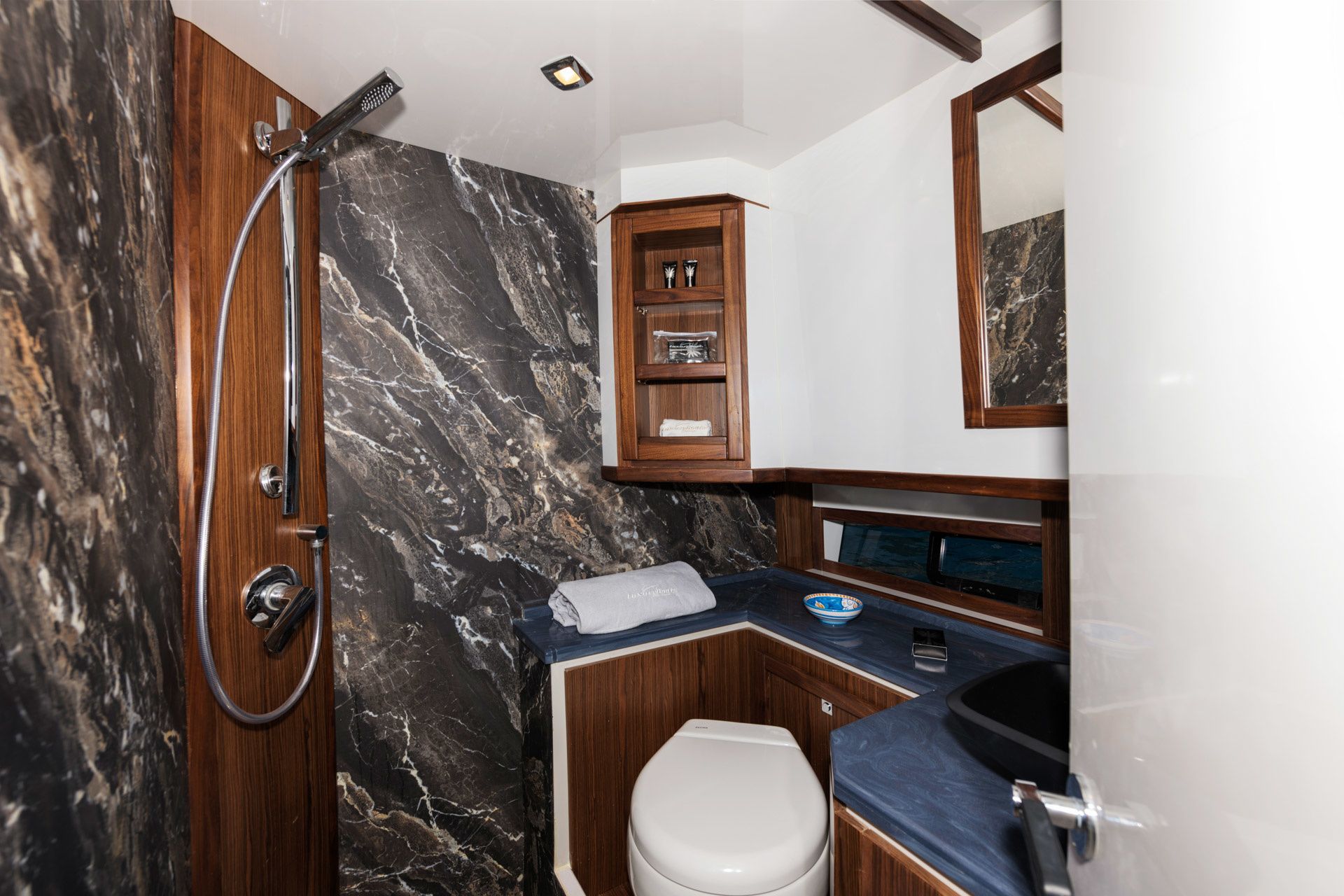 Allure 38 | Sweet Life