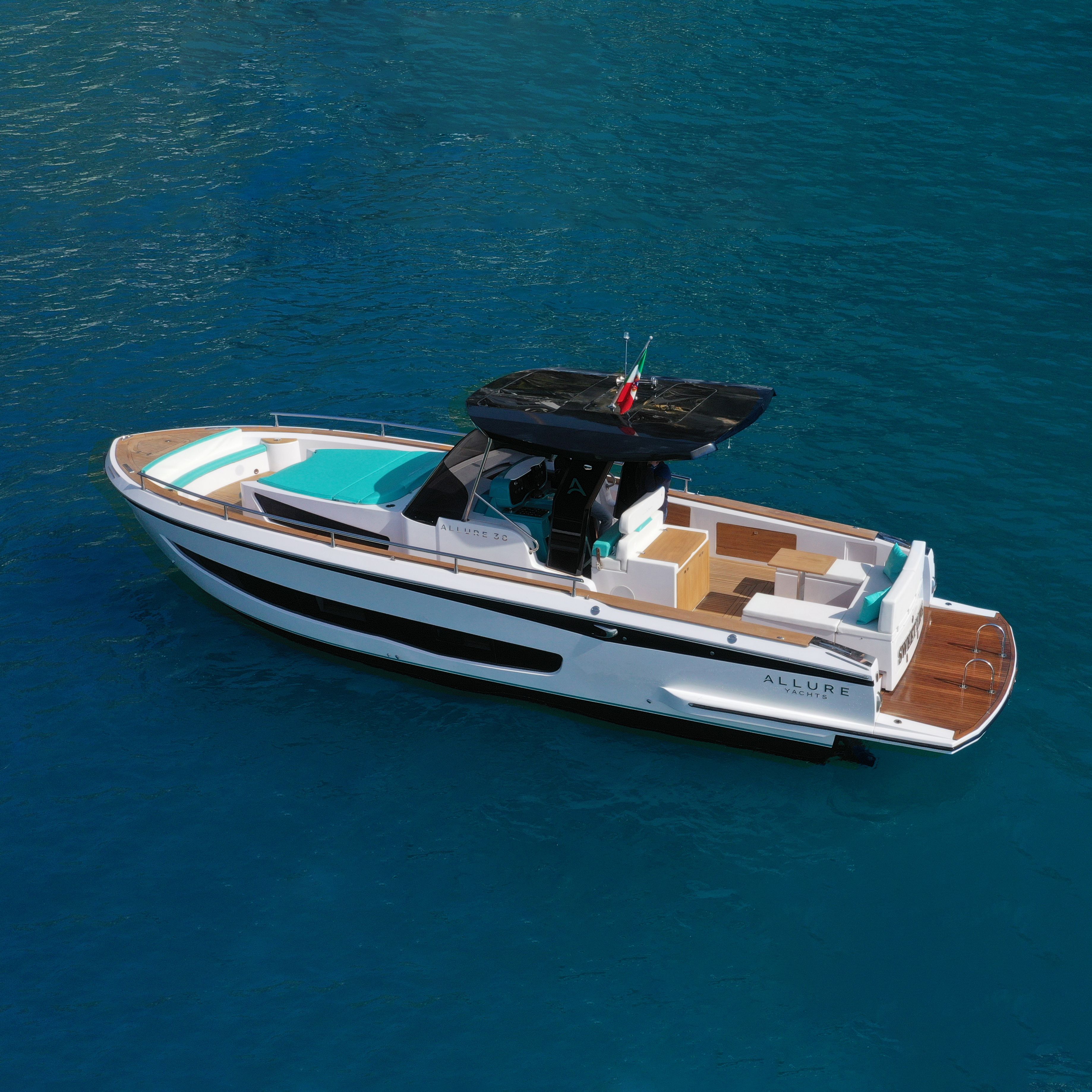 Allure 38 | Sweet Life