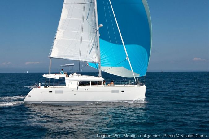 Lagoon 450 F | Saildive