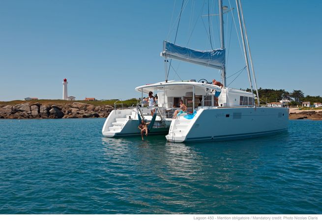 Lagoon 450 F | Saildive