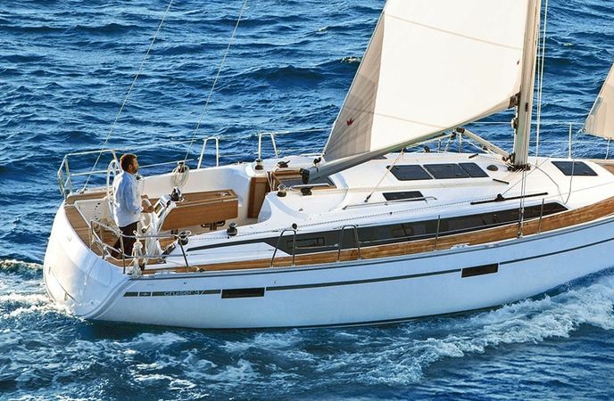 Bavaria Cruiser 37 | Mola 22-3 Juelsminde