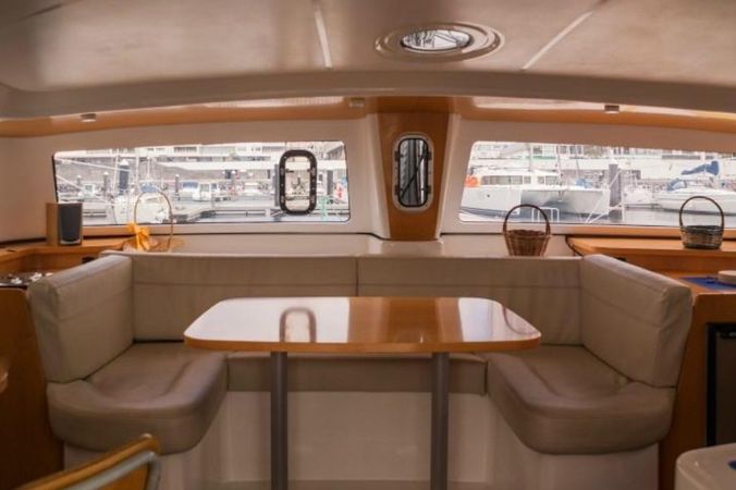 Fountaine Pajot Mahe 36 | Miss Poes