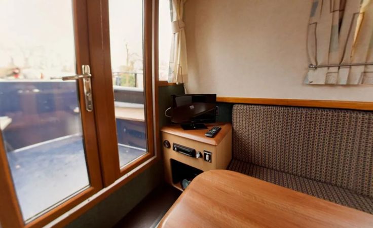 Princess Narrow Boat 4 | Bradford on Avon 1