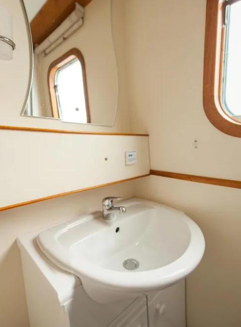 Princess Narrow Boat 4 | Bradford on Avon 1