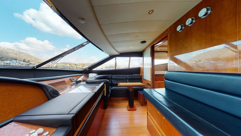 Ferretti 880 | Estia Yi