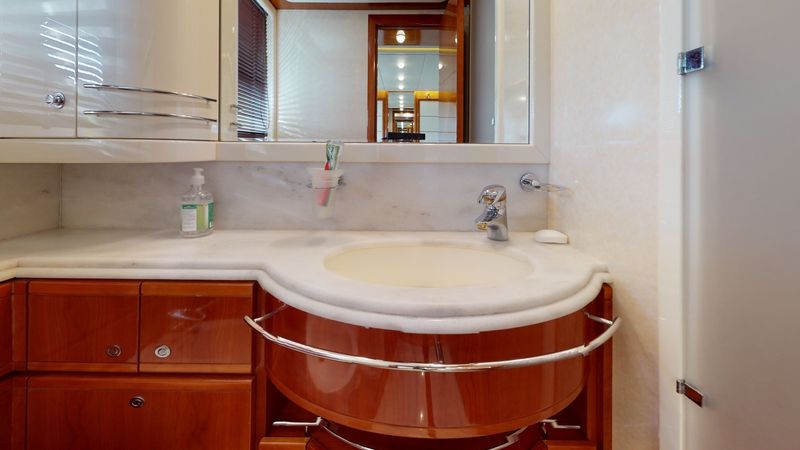 Ferretti 880 | Estia Yi