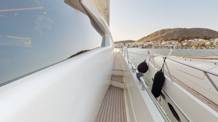 Ferretti 880 | Estia Yi