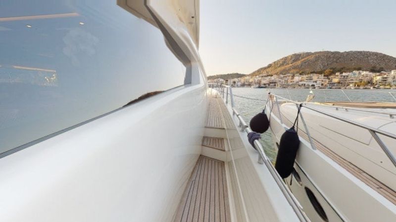 Ferretti 880 | Estia Yi