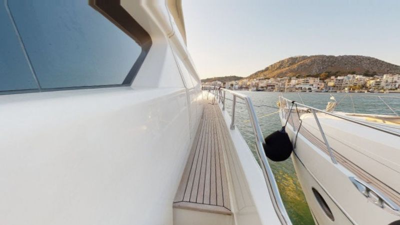 Ferretti 880 | Estia Yi