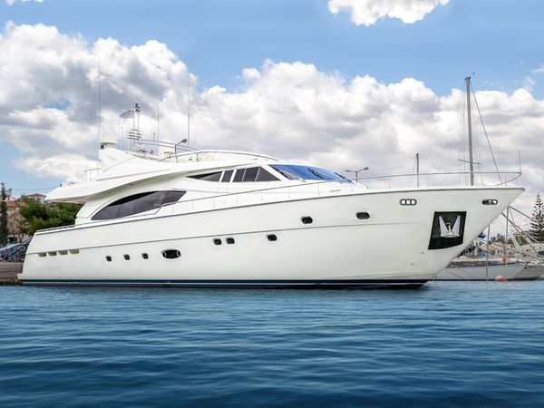 Ferretti 880 | Estia Yi
