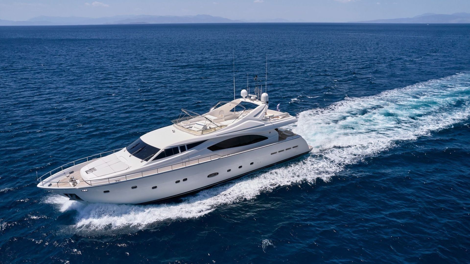 Ferretti 880 | Estia Yi