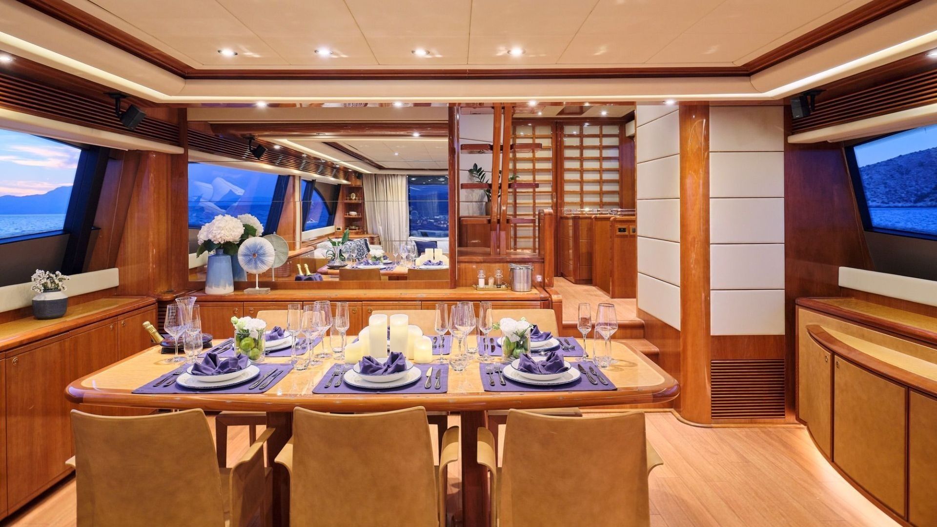 Ferretti 880 | Estia Yi