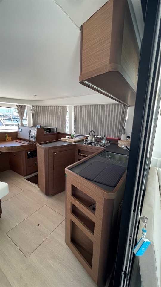 Lagoon 42 | Liquid Asset