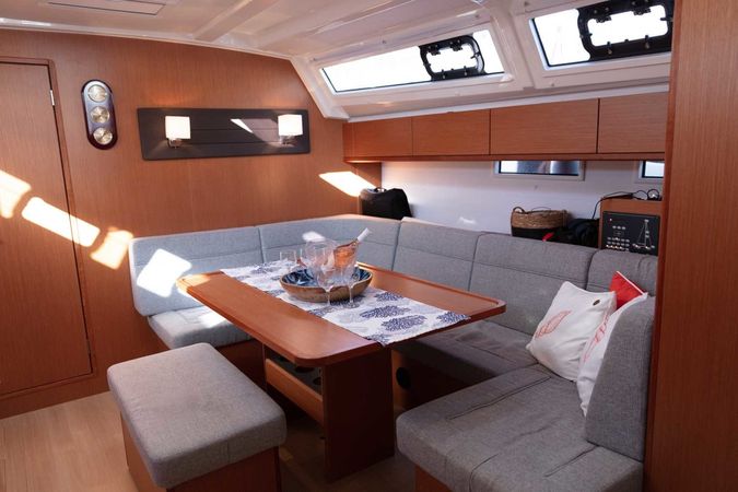 Bavaria Cruiser 46 | Trinity