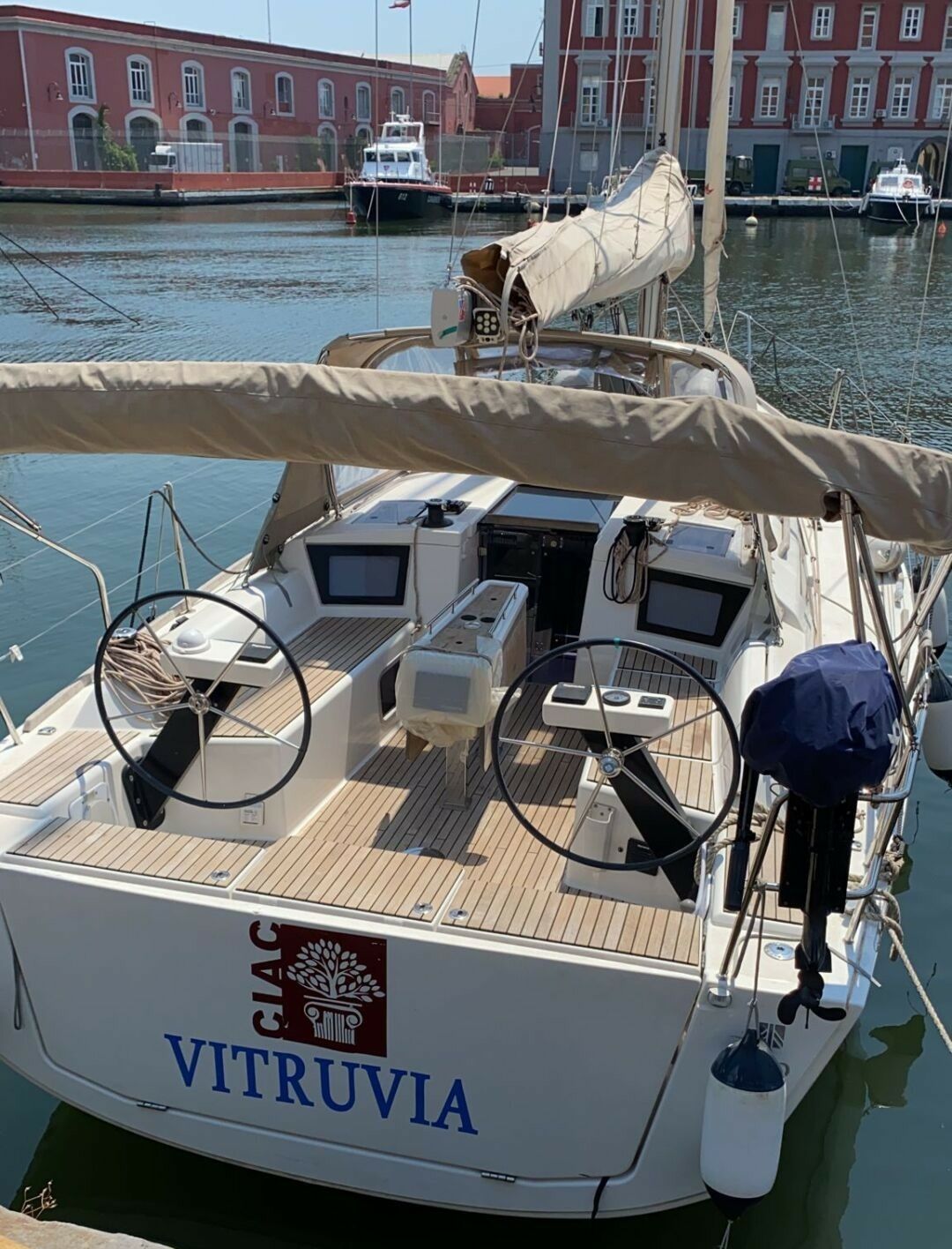 Dufour 360 | Vitruvia