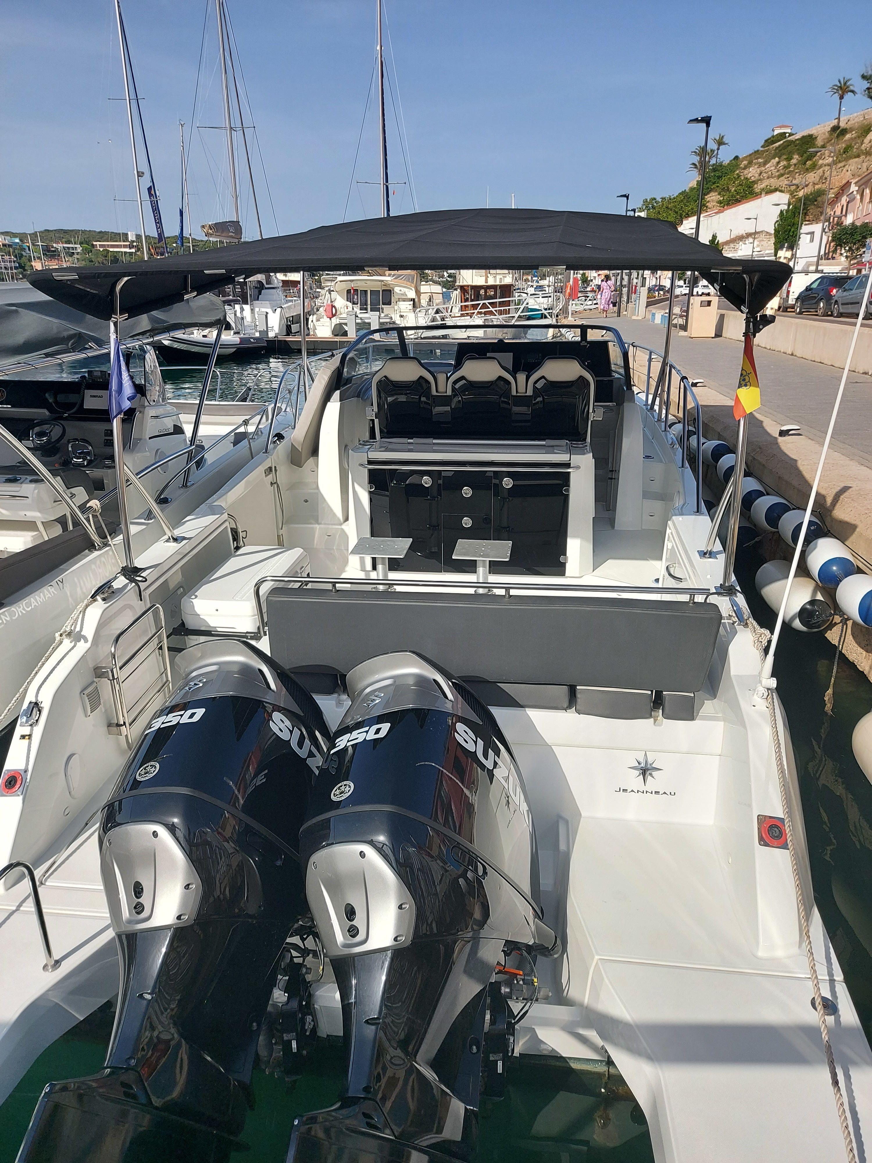 Jeanneau Cap Camarat 9.0 CC | Menorcamar 10