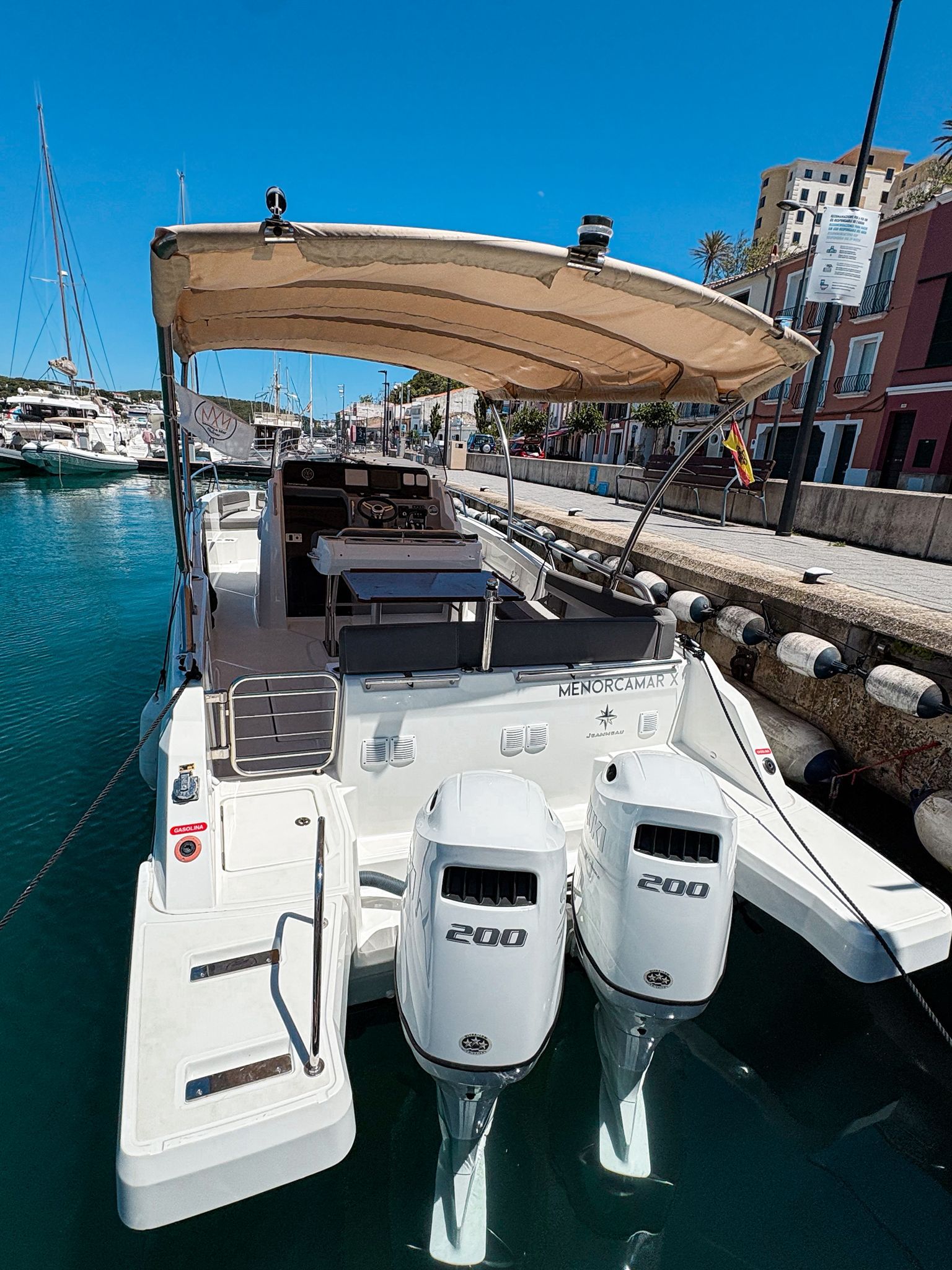 Jeanneau Cap Camarat 9.0 CC | Menorcamar 10