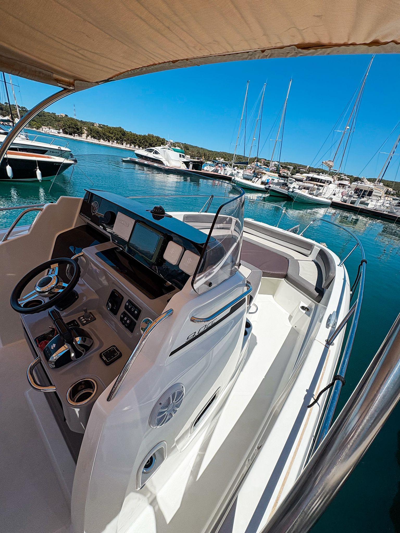 Jeanneau Cap Camarat 9.0 CC | Menorcamar 10