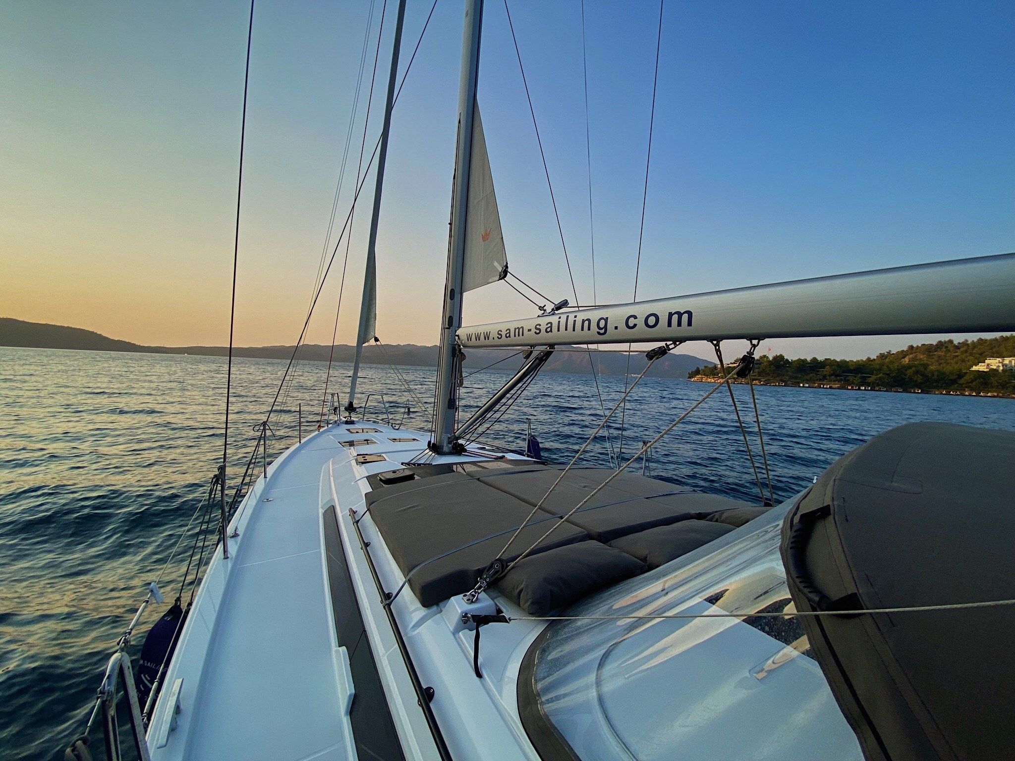 Dufour 470 | Sam's Wave