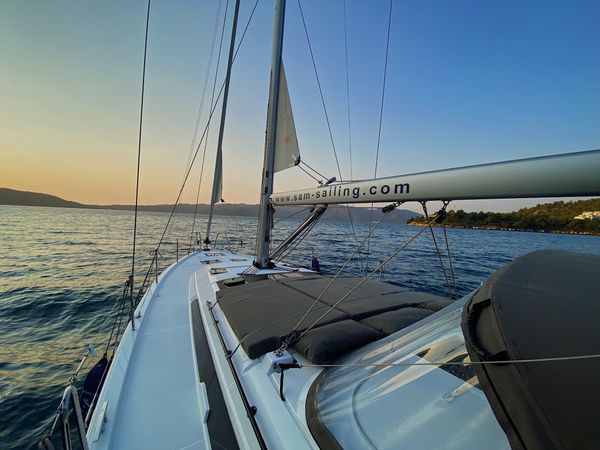 Dufour 470 | Sam's Wave